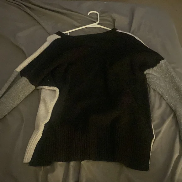 sweater - Picture 2 of 2